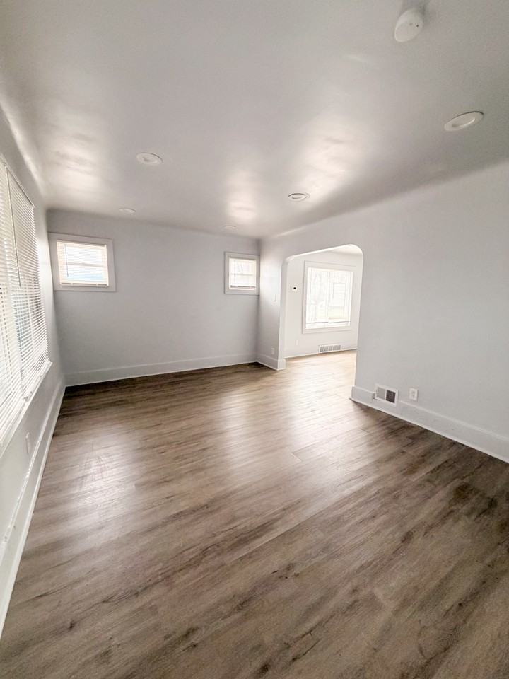 15327 Cheyenne St #1 - Photo 3 of 16