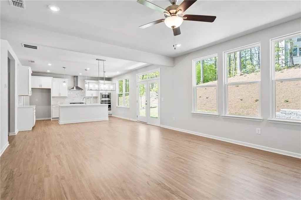 382 Riverwood Dr - Photo 5 of 30