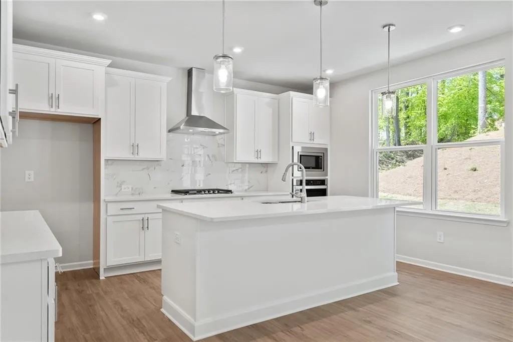 382 Riverwood Dr - Photo 6 of 30