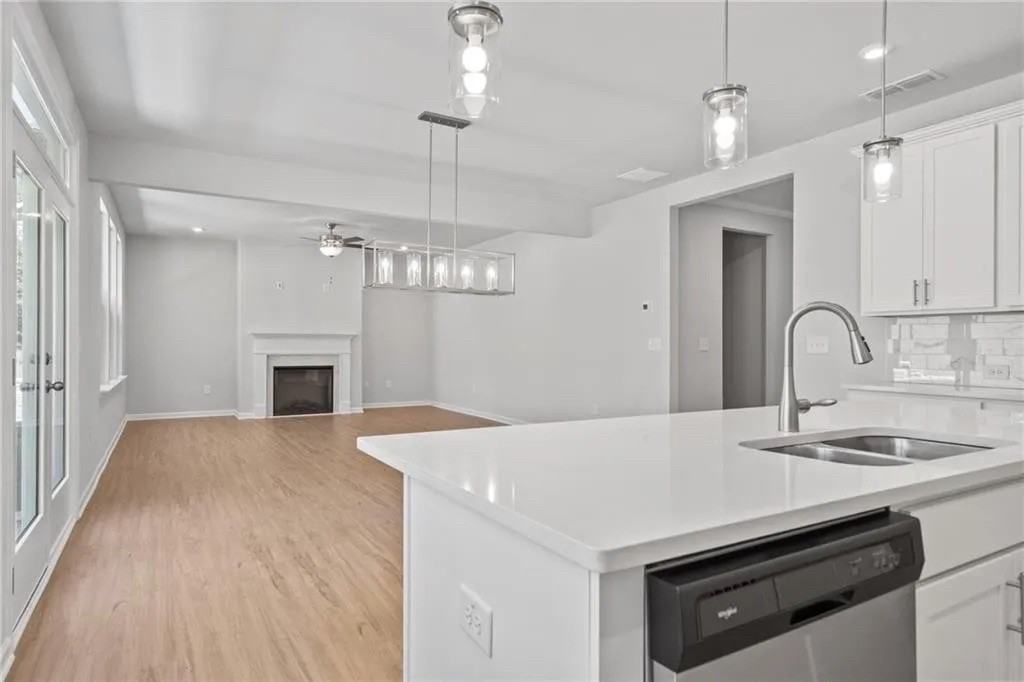 382 Riverwood Dr - Photo 7 of 30