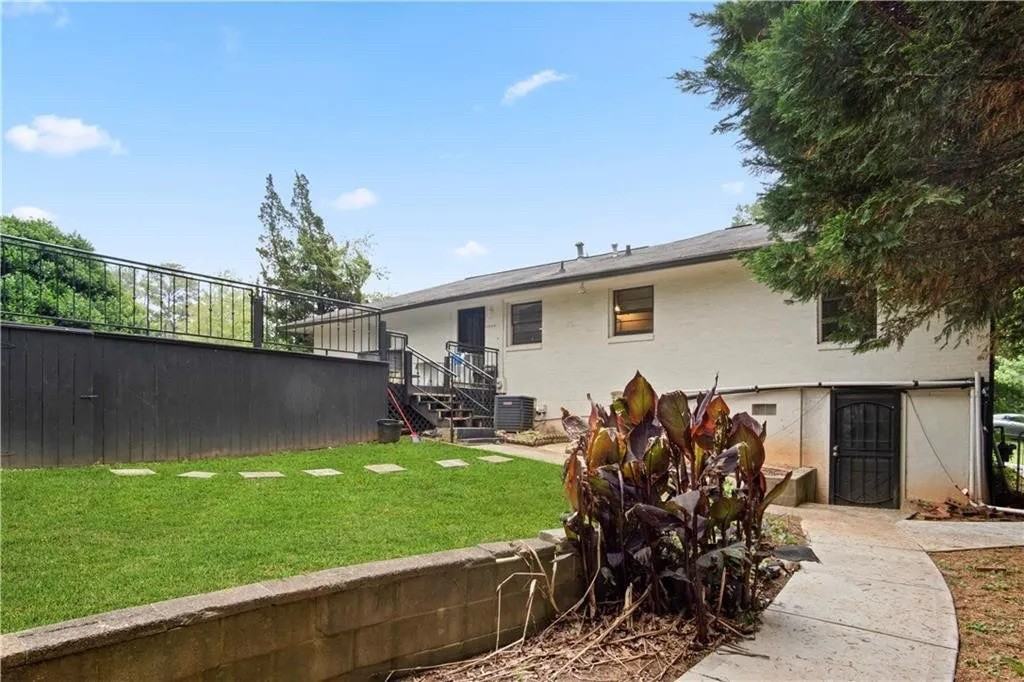 756 Patricia Dr - Photo 3 of 31