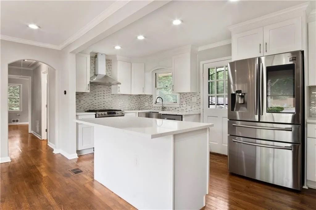 756 Patricia Dr - Photo 4 of 31