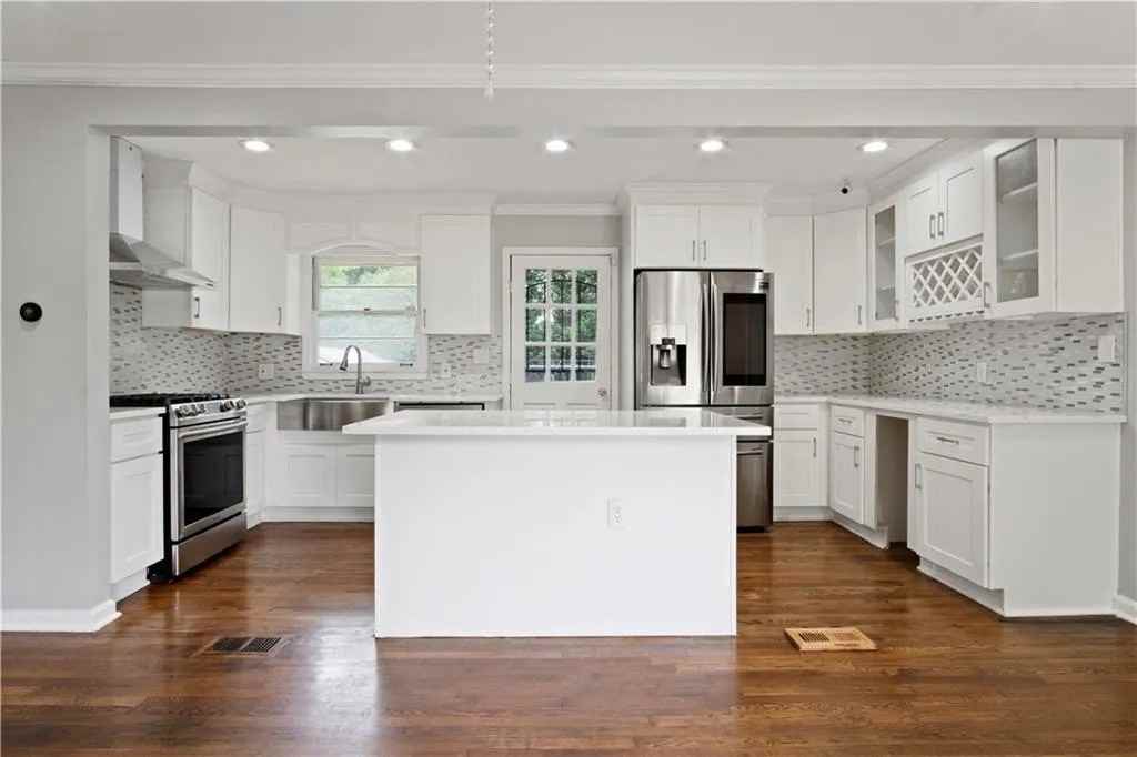 756 Patricia Dr - Photo 6 of 31