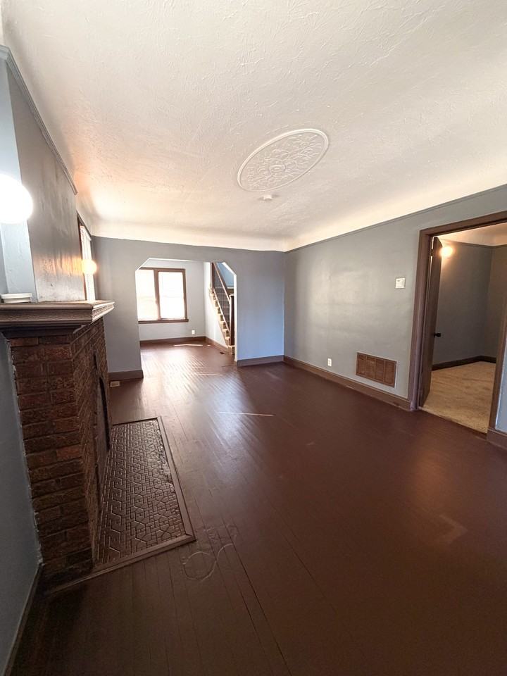 9241 Boleyn St #1 - Photo 4 of 13