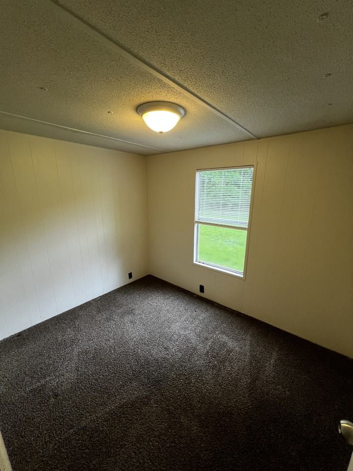 1031 Aaron Ln #13 - Photo 4 of 10