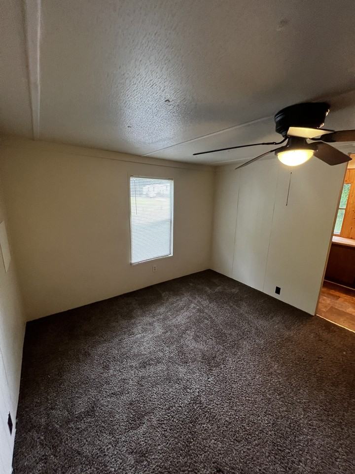 1031 Aaron Ln #13 - Photo 7 of 10