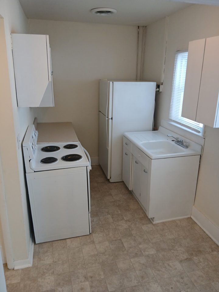 18 E Lapeer St #2 - Photo 2 of 23