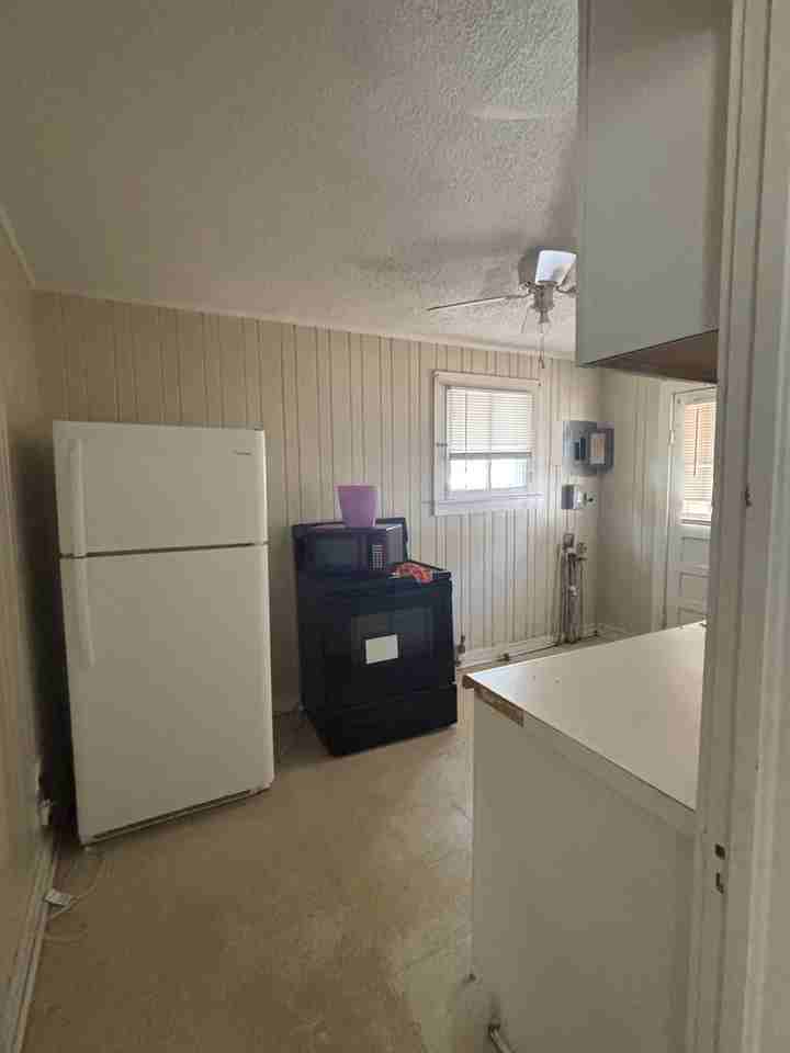 1302 1/2 9th Ave #1-2 - Photo 6 of 7