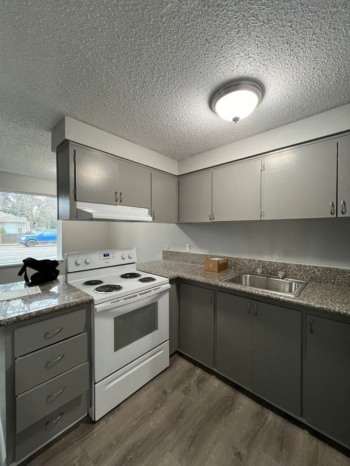 Glendoveer Heights - Photo 7 of 32