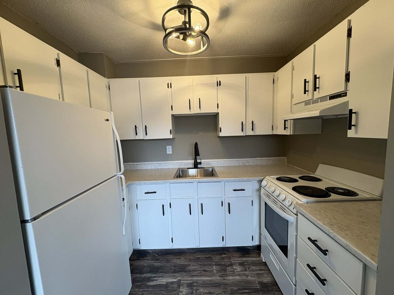 411 Ellerdale St #510 - Photo 4 of 19