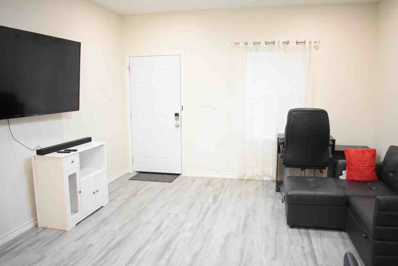 1905 Banita St #102 - Photo 6 of 16