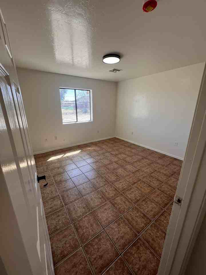 1505 N Yavapai St #1 - Photo 5 of 12