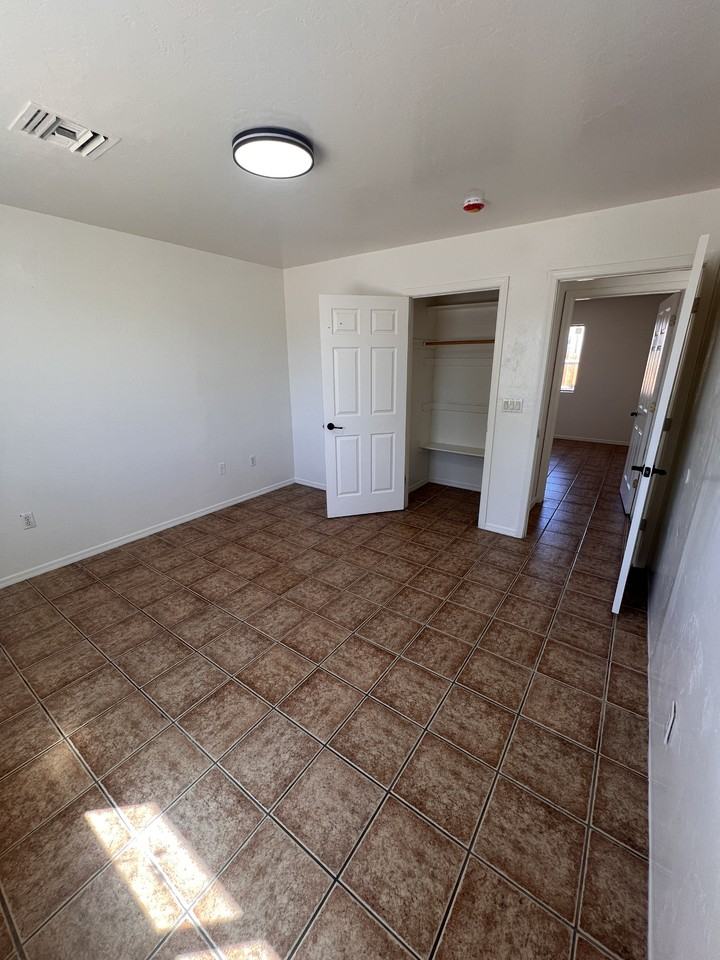 1505 N Yavapai St #1 - Photo 6 of 12