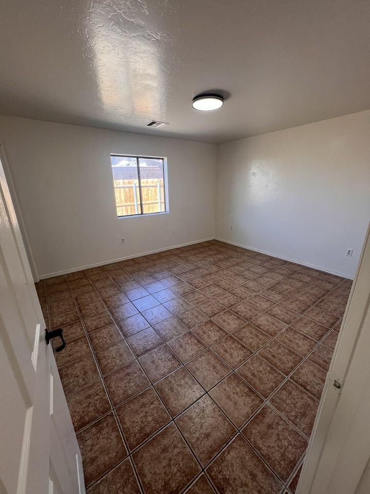 1505 N Yavapai St #1 - Photo 7 of 12