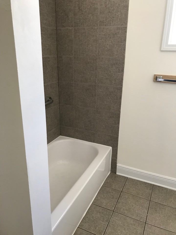 320 Saint Francis St #1 - Photo 2 of 7