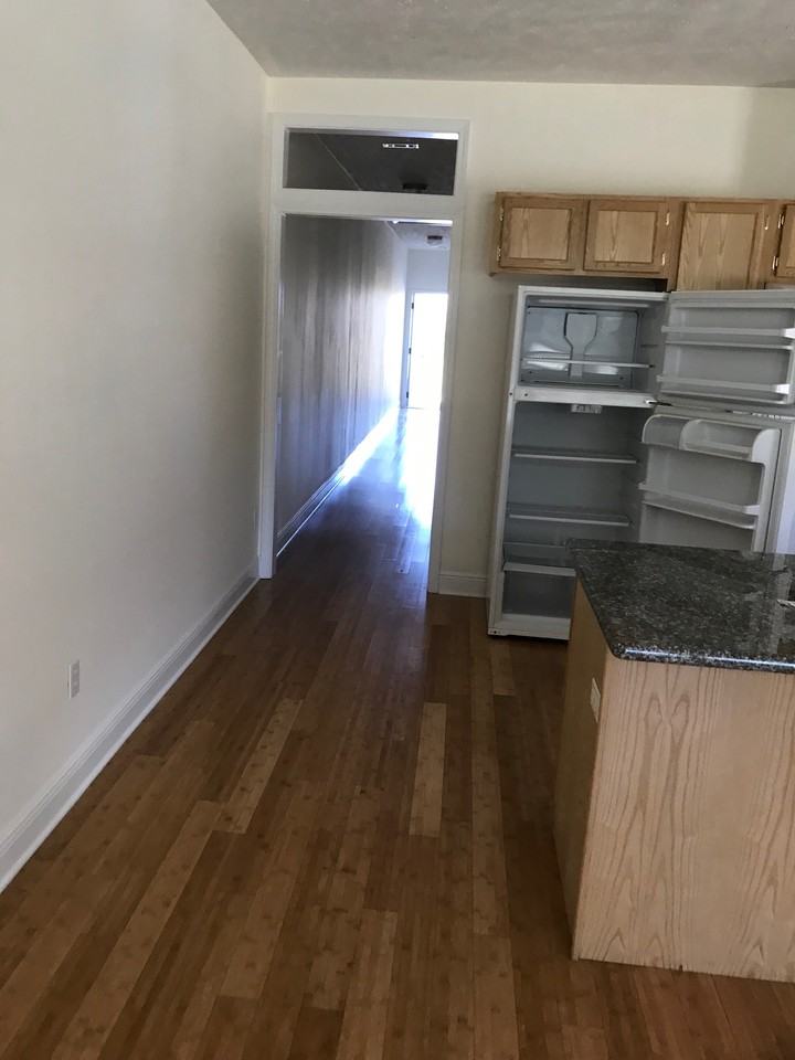 320 Saint Francis St #1 - Photo 4 of 7