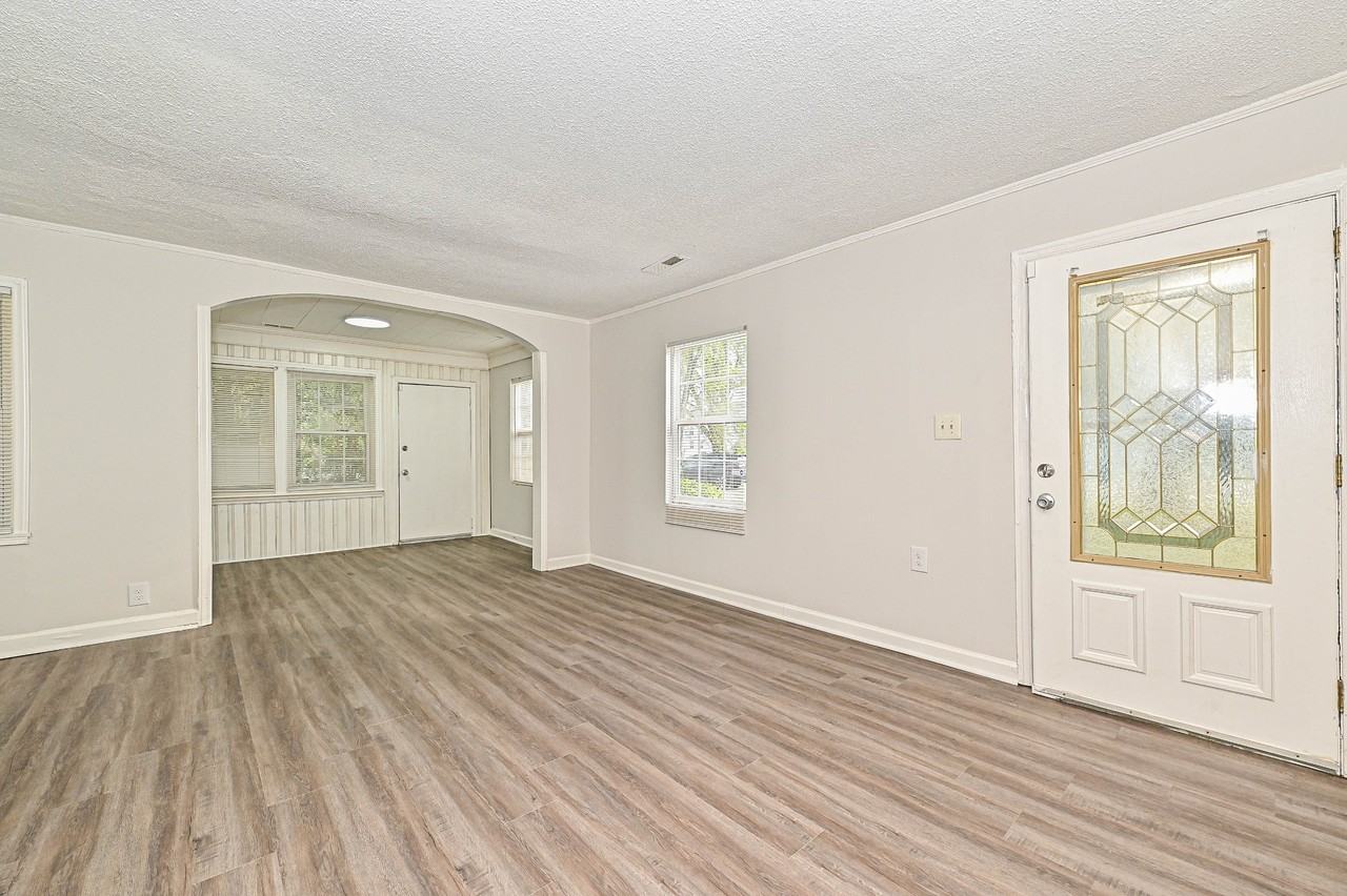 301 Seldon Dr #1 - Photo 3 of 21