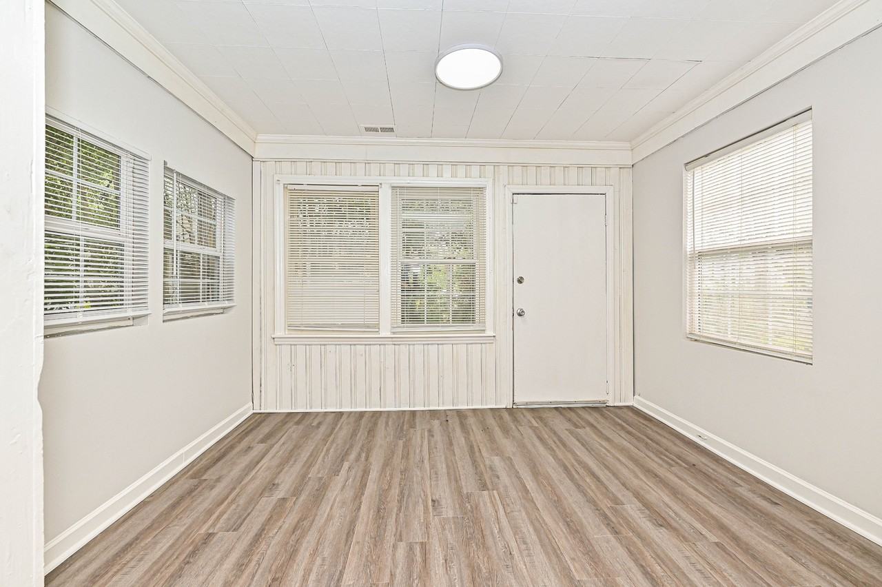 301 Seldon Dr #1 - Photo 4 of 21