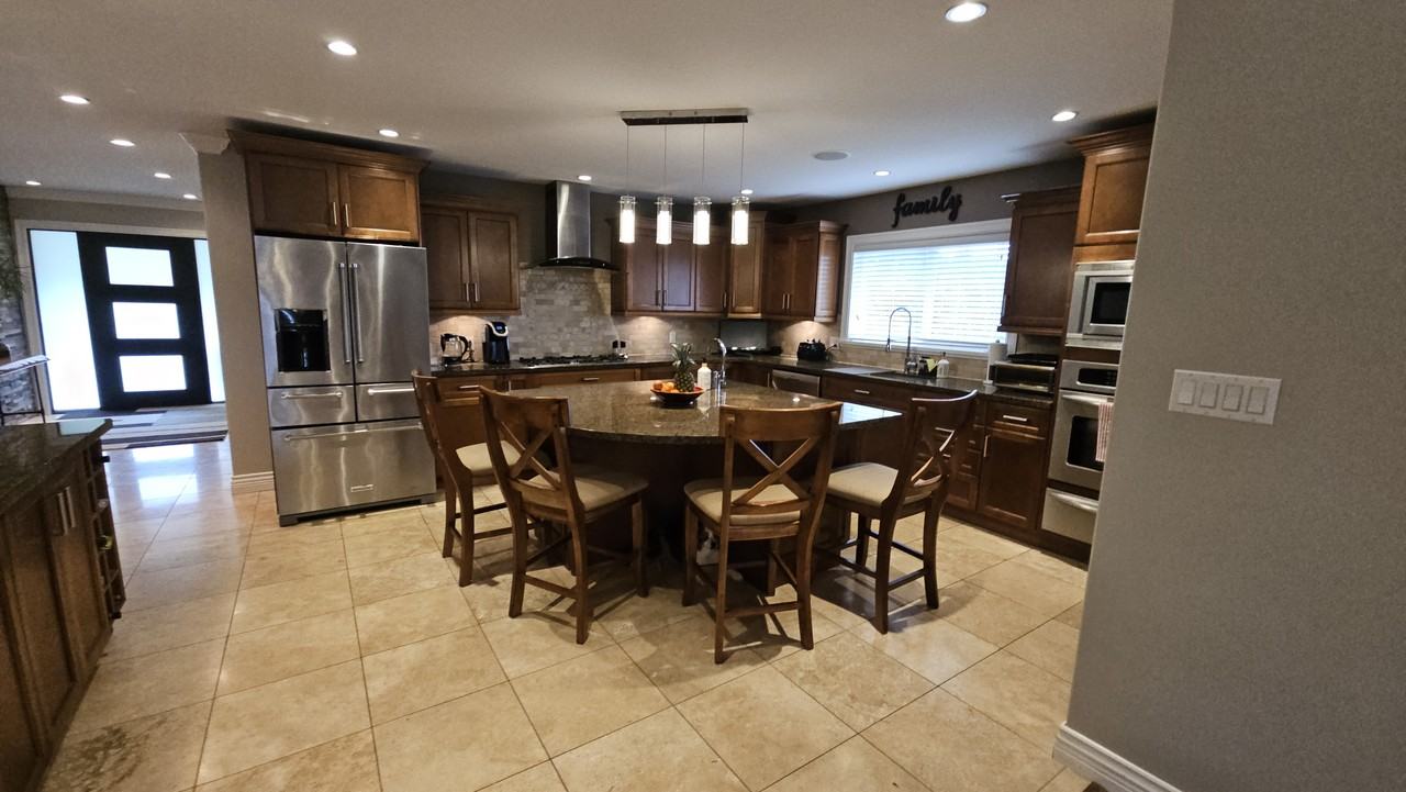 376 Richard Street - Photo 3 of 32