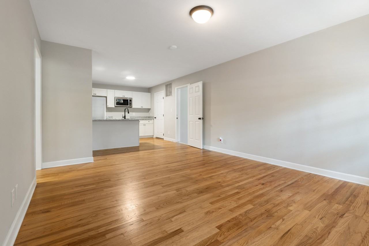 852 N May St #1 - Photo 6 of 25