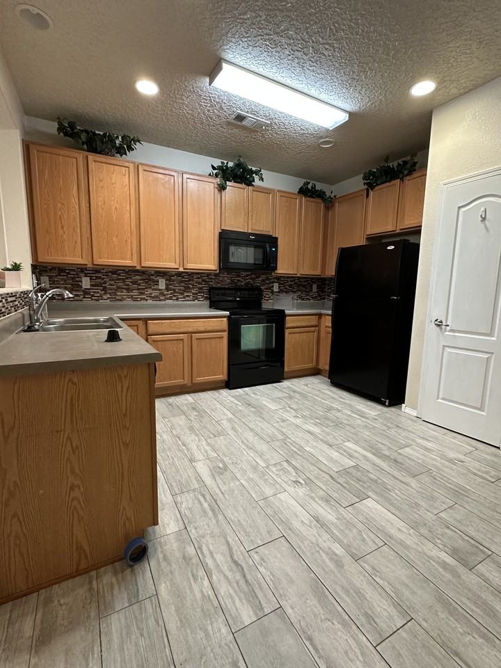 10944 Arguello Trl Ne #1 - Photo 7 of 25