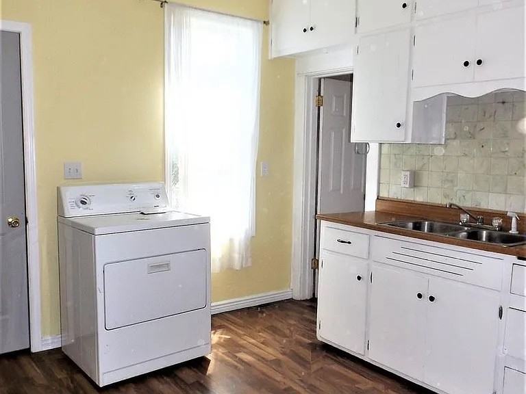 616 7th Ave S #1 - Photo 3 of 15