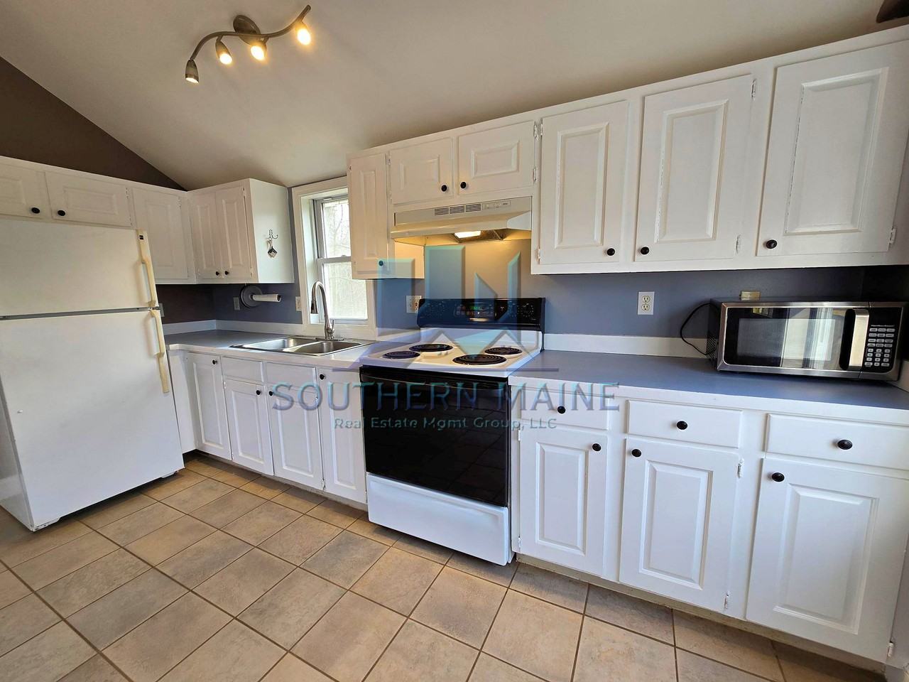 392 Roosevelt Trl #1 - Photo 2 of 21