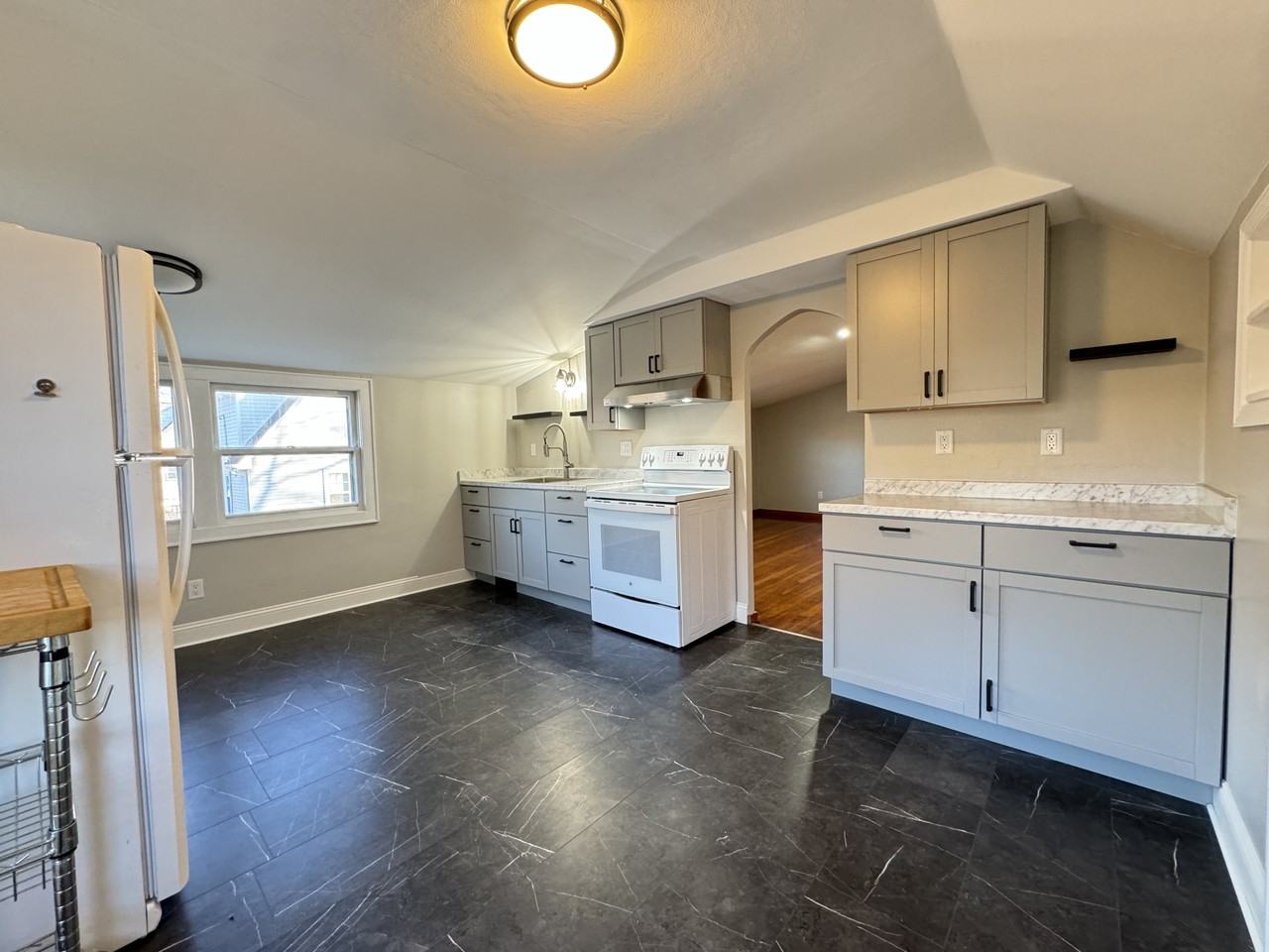 10204 W Bungalow Pkwy Uppr - Photo 4 of 16