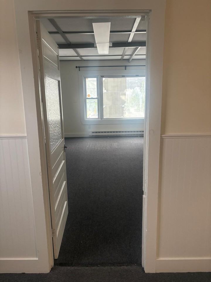 5 5-7 East Main Street - Office C #C - Photo 3 of 21