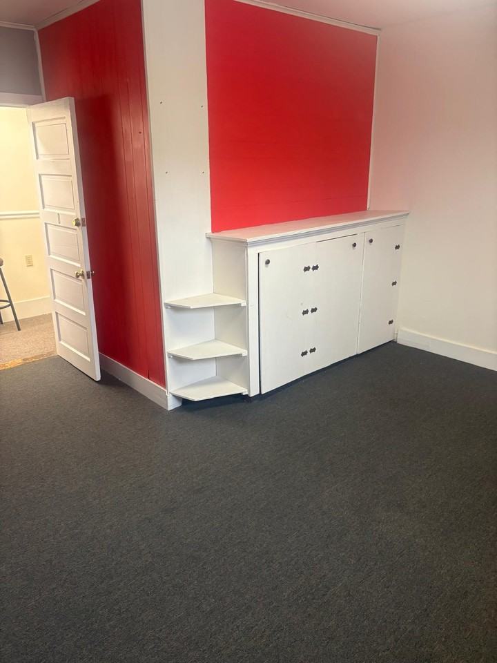 5 5-7 East Main Street - Office C #C - Photo 4 of 21