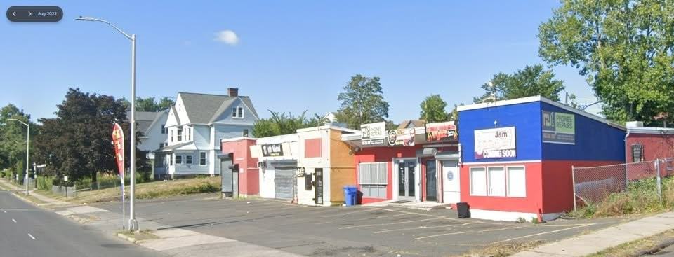 2739 Main St #4 - Photo 2 of 14