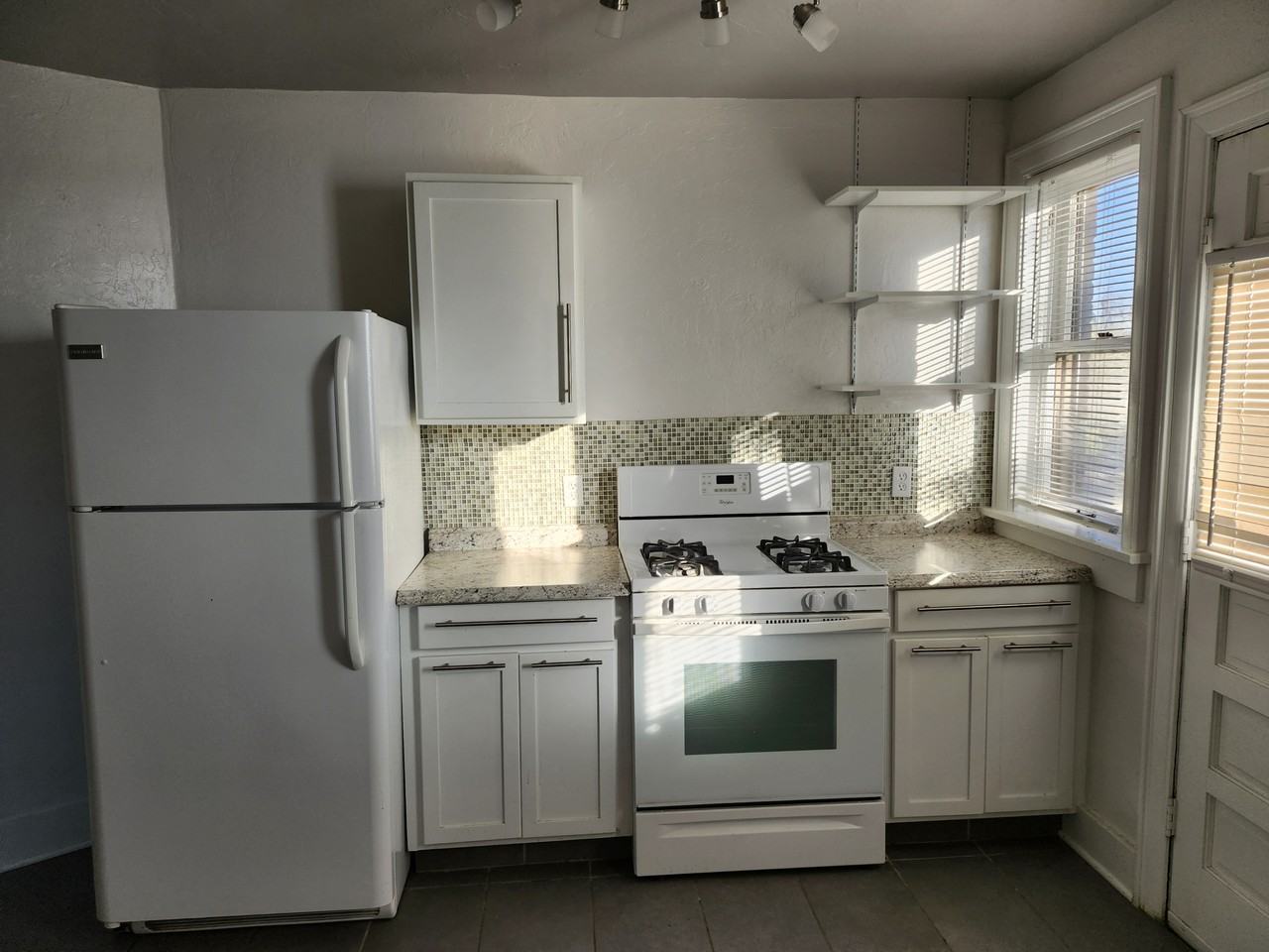 1010 Nw 34th St #1 - Photo 5 of 17