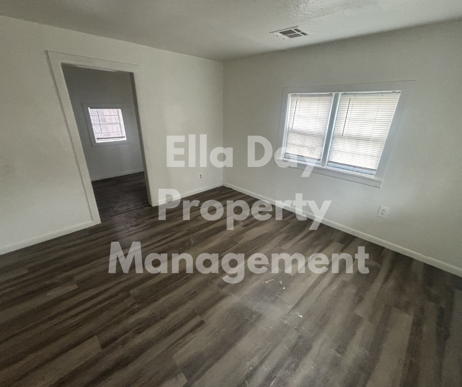 1801 S Glenn St #1 - Photo 5 of 7