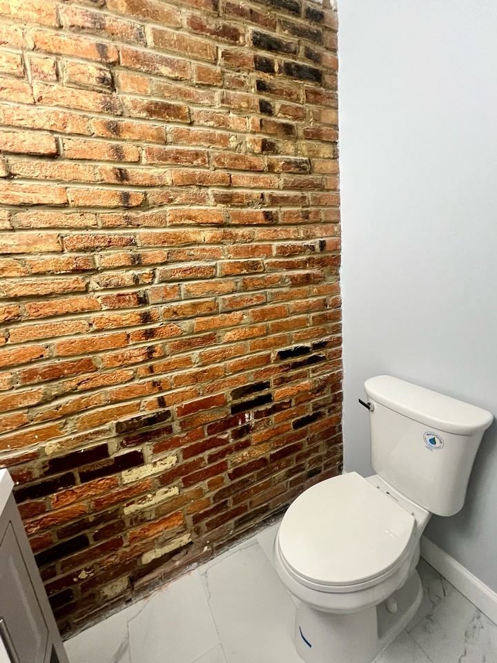 1212 W Lombard St - Photo 5 of 40