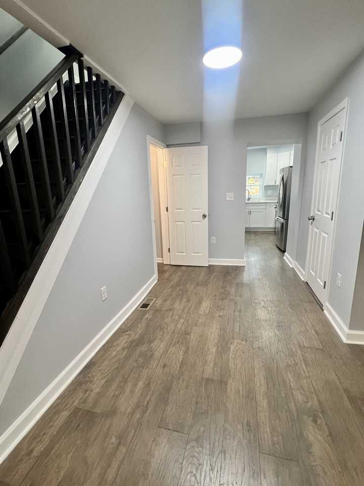 1212 W Lombard St - Photo 6 of 40