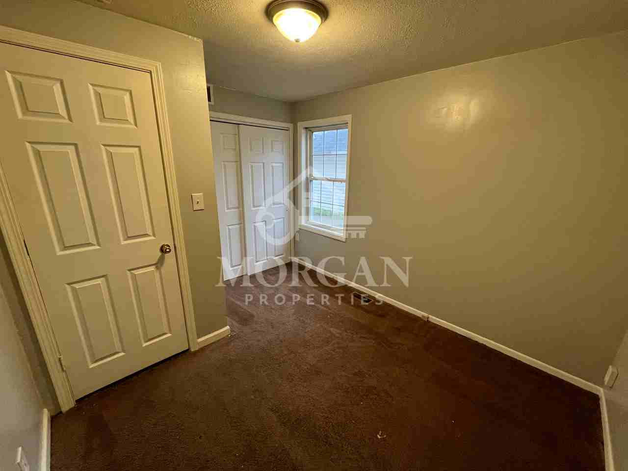 830 E 7th St - Photo 6 of 6