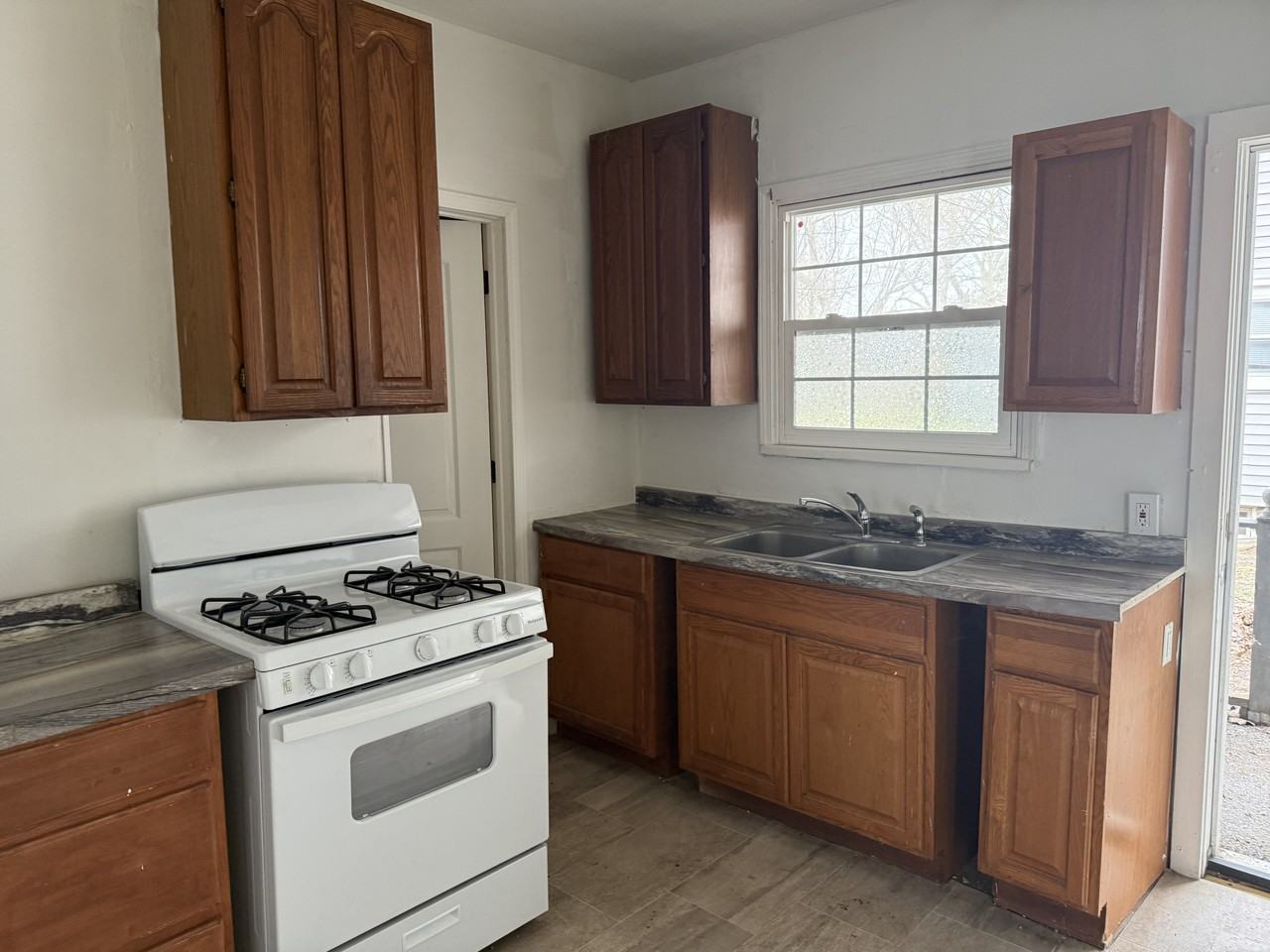 232 Sprague St #1 - Photo 5 of 20