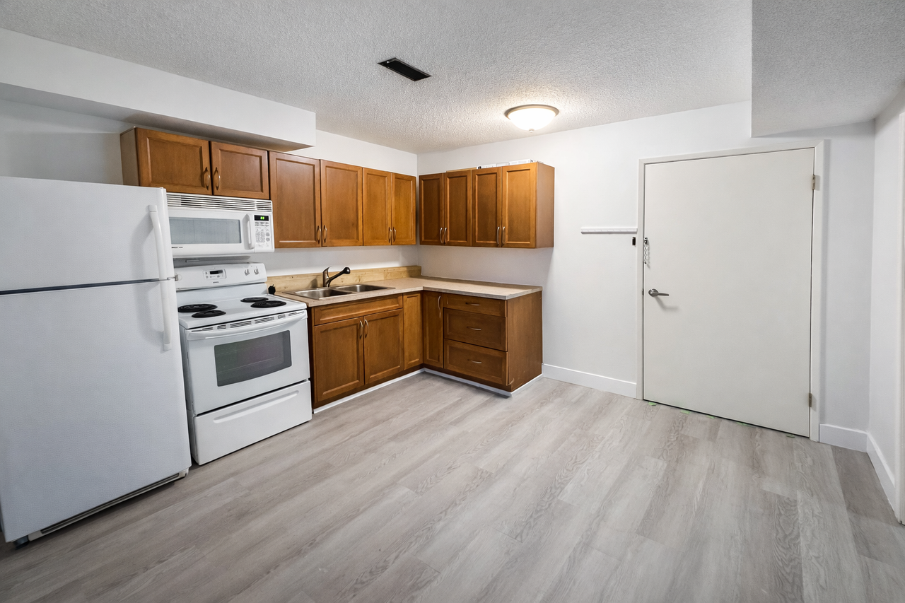 32438 Hillcrest Ave #BS - Photo 6 of 8