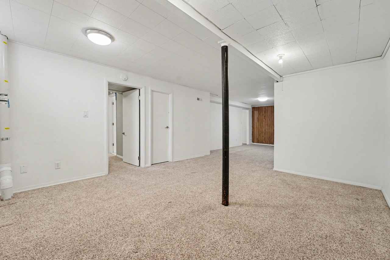 424 S Locust St #1 - Photo 5 of 10