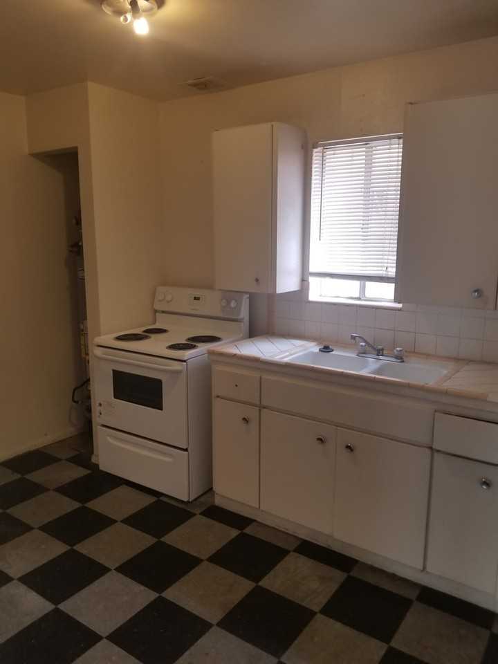 2121 Gold Ave SE - Photo 2 of 23