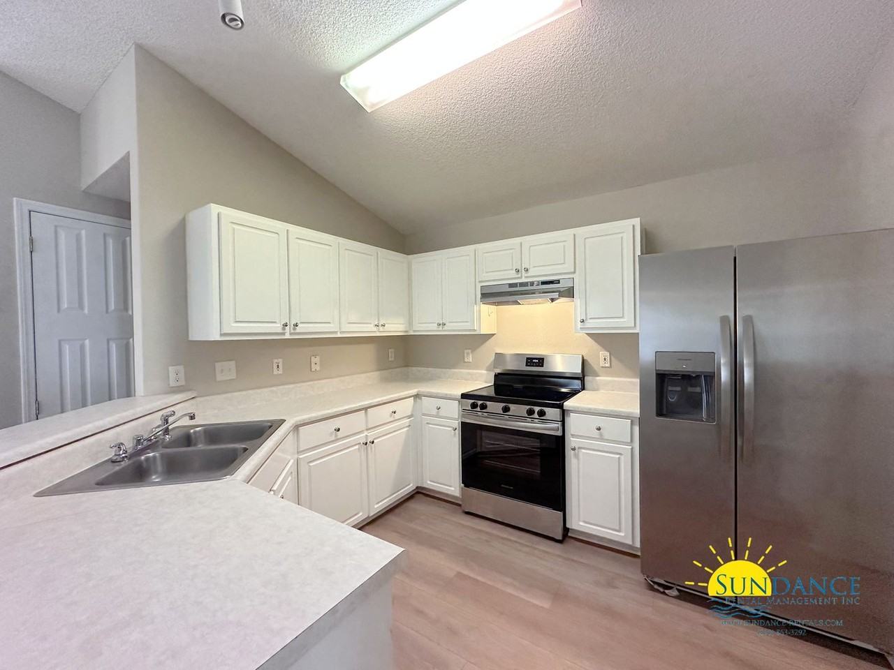 933 Lajolla Ln - Photo 3 of 21
