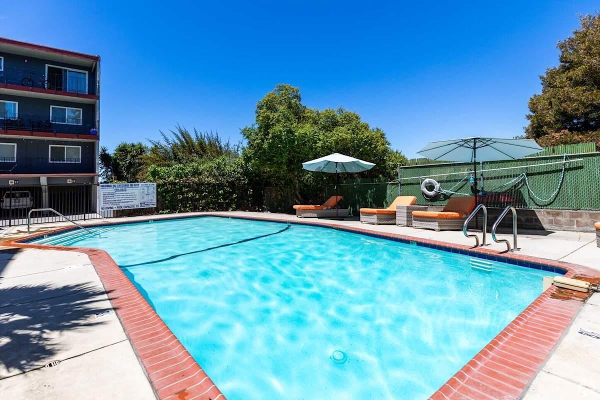 1182 E St - Photo 3 of 11