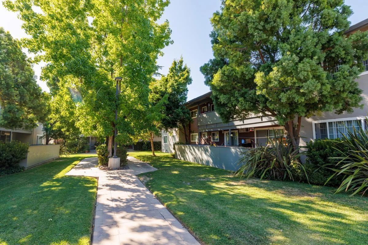 1038 Catalina Dr - Photo 6 of 14
