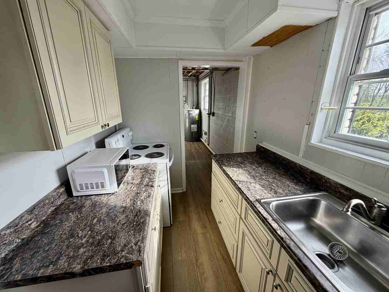 3321 Kentucky 1247 - C #C - Photo 6 of 10