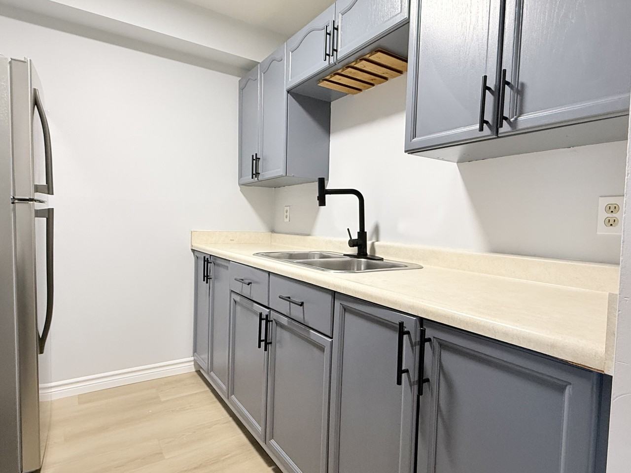 2940 Elsmere Ave #105 - Photo 7 of 14