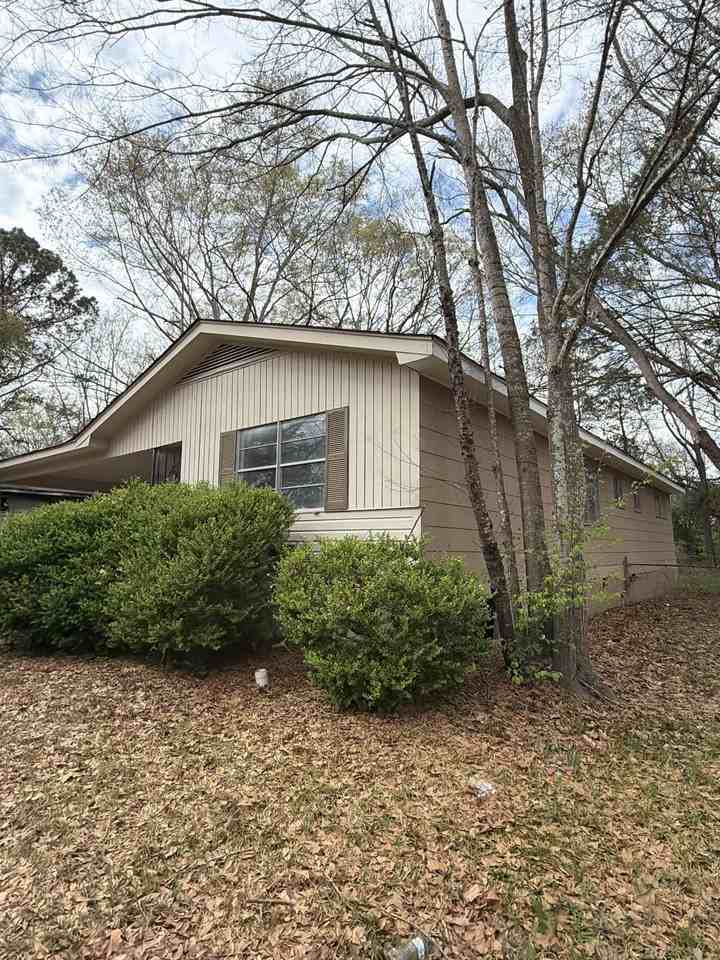 228 Catalina Cir #1 - Photo 3 of 13