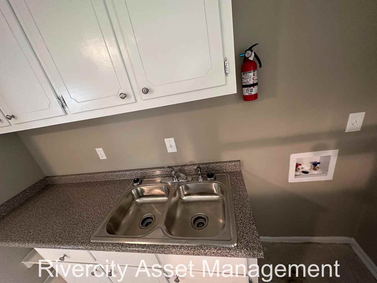 4180 Kerwin Dr #1 - Photo 5 of 10