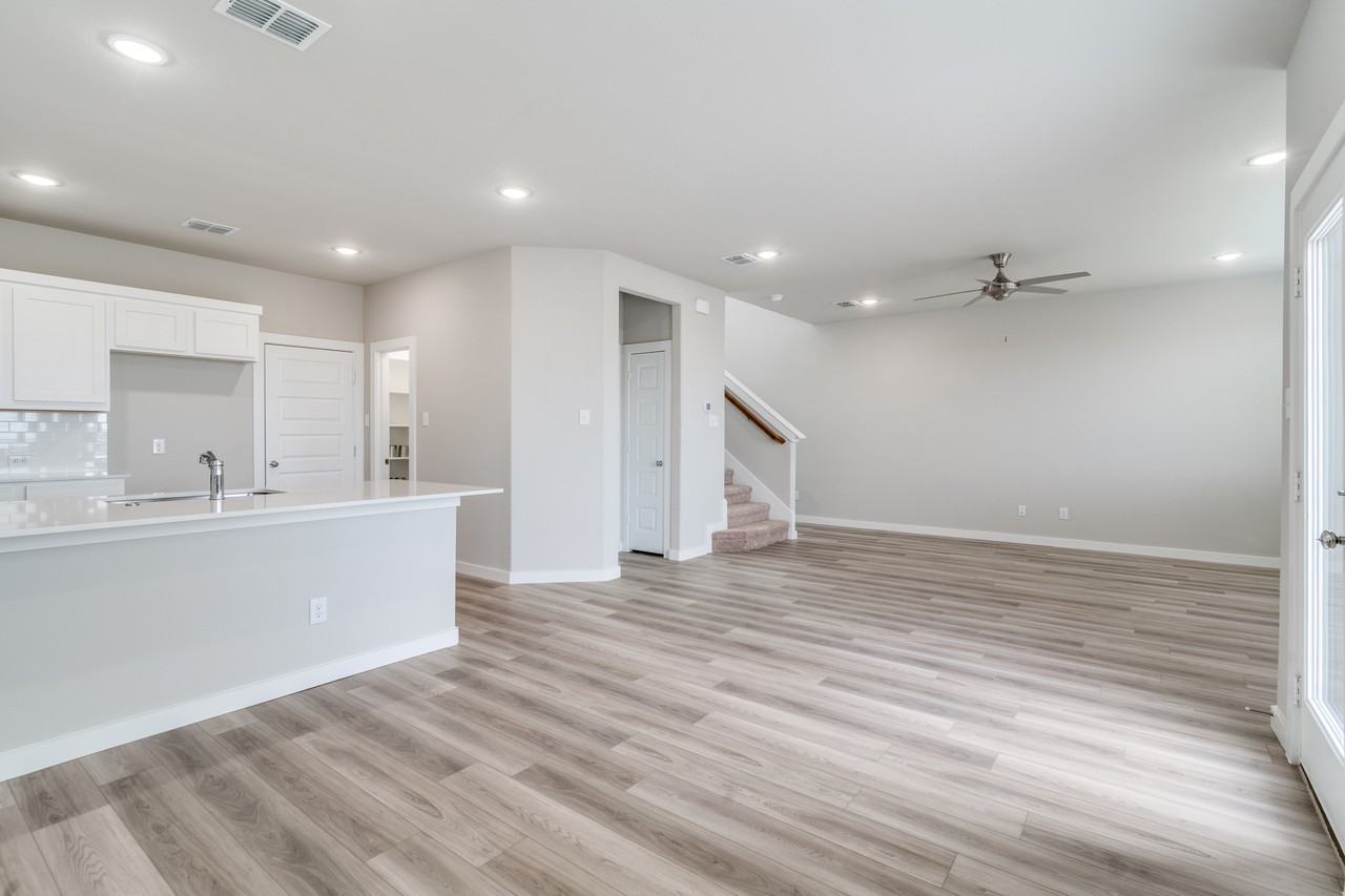 2717 Green River Rd #1 - Photo 3 of 30