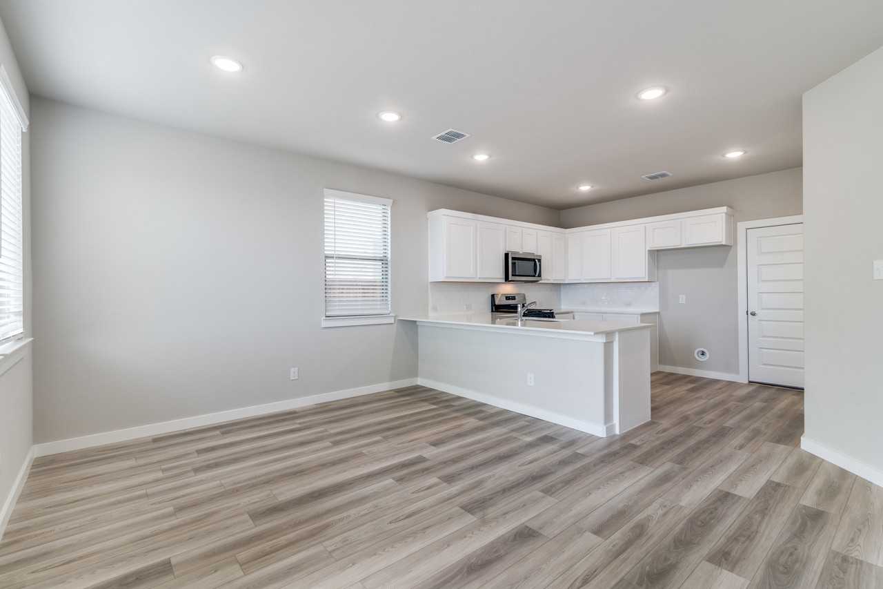 2717 Green River Rd #1 - Photo 4 of 30