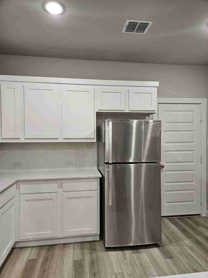 2717 Green River Rd #1 - Photo 5 of 30